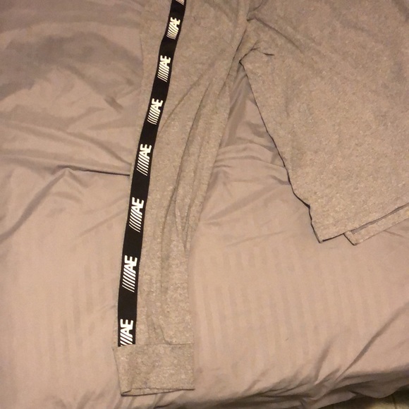 American Eagle Longsleeve - Picture 6 of 6